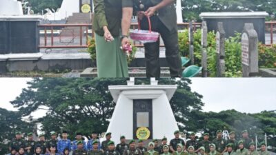 Penerangan Kodam IV/Diponegoro Tabur Bunga di TMP Giri Tunggal