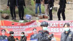 Satreskrim Polres Kendal Bersama Brimob Jateng Ledakkan Barang Bukti Bubuk Mesiu