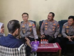 Inspiratif, Kapolres Trenggalek Beri Motivasi dan Doakan Anggota Yang Sakit