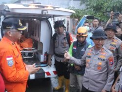 Petugas SAR Gabungan Temukan Dua Korban Tanah Longsor di Desa Depok, Bendungan