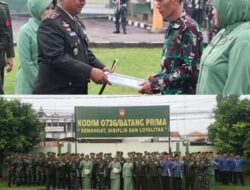 Dandim 0736 Batang Lepas Anggota Pindah satuan Dan Wisuda Purnawira