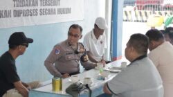 Polantas Menyapa Warga, Satlantas Polres Gresik Edukasi Tertib Berlalu Lintas di Kawasan Pelabuhan