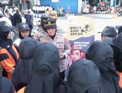 Polwan Polres Pasuruan Gelar Rise and Speak di Stasiun Bangil