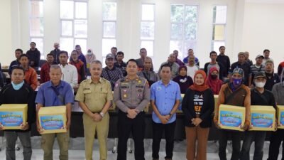 Satlantas Polres Gresik Peringati HUT Lantas ke-70 dengan Baksos dan Pelatihan UMKM bagi Pekerja Terdampak PHK