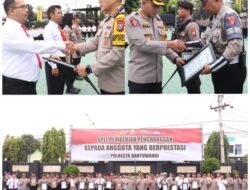 Kapolresta Banyuwangi Berikan Penghargaan kepada 43 Personel Berprestasi