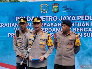 Polda Metro Jaya Kirim 15 Kendaraan Logistik untuk Korban Bencana di Aceh, Sumut, dan Sumbar