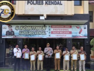 Polres Kendal Beri Penghargaan Anggota dan Masyarakat dalam Upacara Hari Kesadaran Nasional