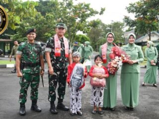 Kunjungi Yonkav 2/TC, Pangdam IV/Diponegoro Beri Arahan Prajurit dan Uji Kemudi Tank AMX 13