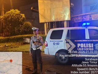 Unit Lantas Polsek Sukomanunggal, Patroli Blue Light Antisipasi 3C, dan Balap Liar Jelang Saur