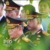 Penuh Khidmat, Kakorlantas Polri Beri Penghormatan Terakhir di Pemakaman Istri Jenderal Hoegeng