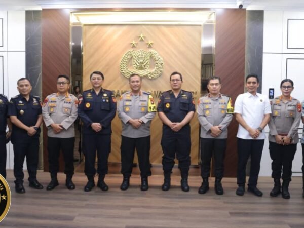 Kapolda Kepri Terima Kunjungan Bea Cukai Batam Guna Perkuat Hadapi Ancaman Kejahatan Lintas Batas