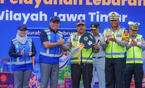 Perkuat Kolaborasi, Kakorlantas Terima 15 Unit Kendaraan PJR untuk Ditlantas Polda Jatim