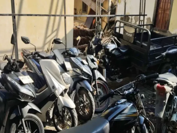 Bubarkan Sabung Ayan, Polres Lamongan Amankan Mobil Innova hingga Belasan Sepeda Motor