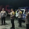 Pastikan Stok BBM Aman, Polsek Sukomanunggal Gelar Patroli di SPBU Kupang Jaya