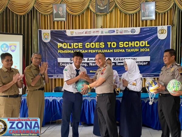 Sinergitas Polri dan Dinas Pendidikan dalam Program "Police Go To School" di SMP N1 Weleri