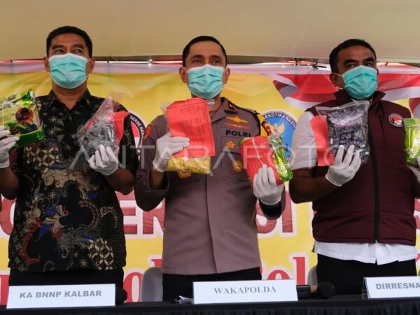 Polda Kalbar Berhasil Ungkap 11 Kasus Narkoba, Amankan 18 Tersangka dan Musnahkan 16.026,54 Gram Sabu