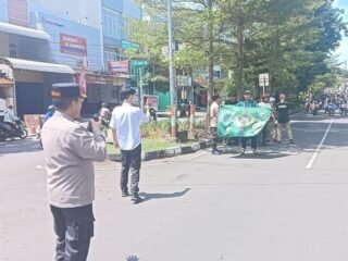 Polsek Sukomanunggal Kawal Kepulangan Persebaya, Jalur Kupang Jaya Surabaya Kondusif