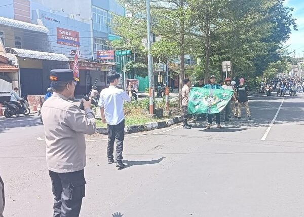 Polsek Sukomanunggal Kawal Kepulangan Persebaya, Jalur Kupang Jaya Surabaya Kondusif