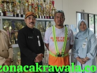 Dedikasi Tanpa Batas, Kepala SMAN 1 Boja Tempuh 22 KM Berlari Demi Efisiensi Energi