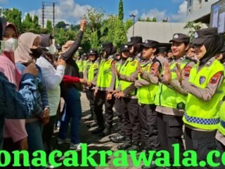 Polda Jateng Gelar Simulasi Unit Negosiator di Kantor Gubernur, Sinergikan Penanganan Humanis dan Tindakan Taktis di Situasi Kontijensi