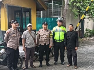 Antisipasi Kerawanan, Patroli Polsek Sukomanunggal Sambangi Sekuriti Perum Kupang Jaya