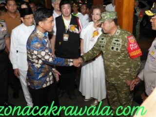 Kasdam IV/Diponegoro Hadiri Perayaan Waisak di Borobudur, TNI Hadir Menjaga Kedamaian