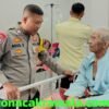 Sentuhan Humanis Bhabinkamtibmas Polsek Pringgabaya Bripka Agus Salim Dampingi Warga Sebatang Kara Rujuk ke RSUD Selong