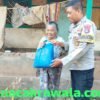Sambut HUT Polri ke-80 Bhabinkamtibmas Bagik Papan Salurkan Bansos dan Edukasi Kamtibmas ke Warga Lansia