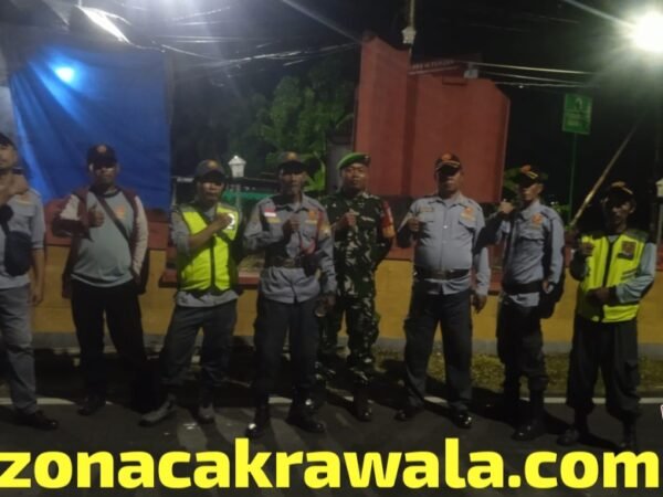 Patroli Malam, Babinsa Gemuh Libatkan Linmas Jaga Kondusivitas Wilayah