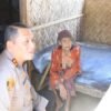 Polri Peduli : Kapolres Bondowoso Beserta Jajaran Santuni Nenek Sebatangkara