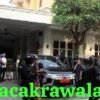 Penggeledahan Cafe de’CLAN Signature: Polisi Temukan Tumpukan USD dan SGD di dalam Brankas Rahasia
