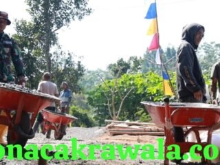 Tak Gentar Terik Matahari, Satgas TMMD Reguler 129 Kebut Pengecoran Jalan Pembuka Akses Ekonomi Warga