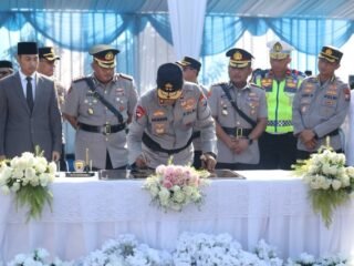 Kapolda Jatim Resmikan Polresta Tuban, dan Sertijab Kapolresta Tuban. Tekankan Peningkatan Profesionalisme dan Pelayanan Presisi