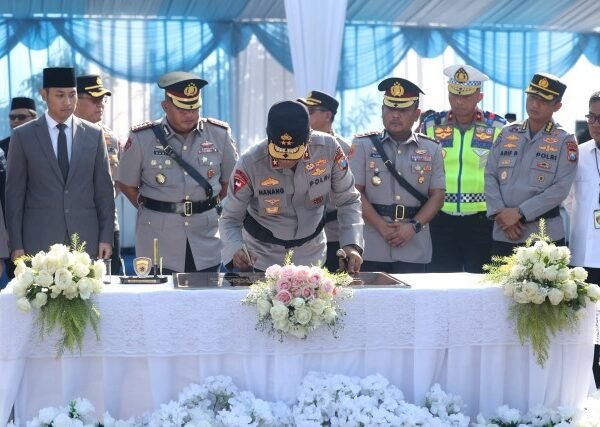 Kapolda Jatim Resmikan Polresta Tuban, dan Sertijab Kapolresta Tuban. Tekankan Peningkatan Profesionalisme dan Pelayanan Presisi