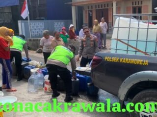 Polsek Karangreja Kirim 1.000 Liter Air Bersih untuk Warga Terdampak Kekeringan