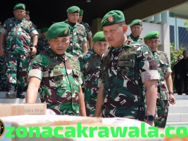 Pangdam IV/Diponegoro Pimpin Pemberangkatan Bantuan Kemanusiaan untuk Korban Gempa NTT