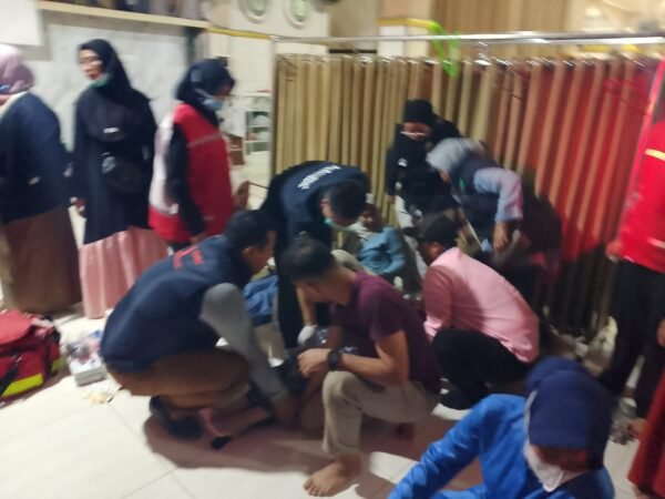 Ratusan Santri Manba’ul Hikam Sidoarjo Diduga Keracunan MBG, 159 Orang Dilarikan ke Fasilitas Kesehatan