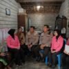 Kapolres Kediri Sambangi Marfel, Bocah Kelas 5 SD yang Berjuang Rawat Ibunya