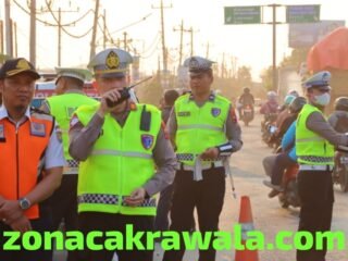 Pantura Batas Kendal-Semarang Jadi Langganan Truk Parkir, Warga Resah