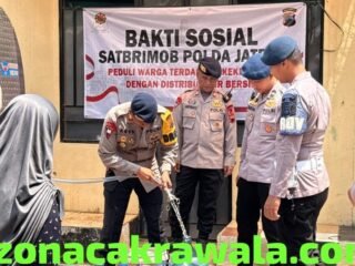 Brimob Polda Jateng Serentak Salurkan Air Bersih bagi Warga Terdampak Kekeringan di Berbagai Wilayah Jawa Tengah