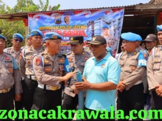 Baksos HUT Propam Polri, Polisi Distribusikan Dua Tangki Air Bersih di Desa Tejorejo Kendal