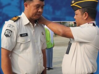 Kalapas Tenggarong Sematkan Tanda Kenaikan Pangkat Pegawai, Tegaskan Amanah dan Tanggung Jawab Pengabdian