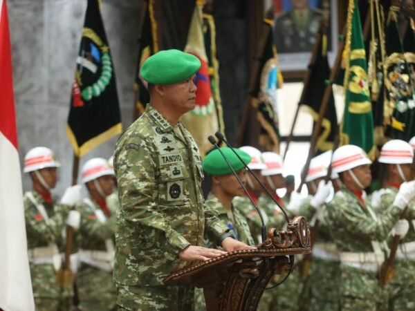 Tongkat Komando Pangdam IV/Diponegoro Beralih, Mayjen TNI Achiruddin, S.E., M.Han., Akhiri Masa Tugas