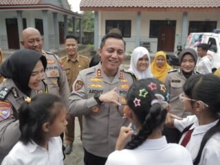 Kapolres Blitar Gelar Program Polisi Peduli Pendidikan di SLB Negeri Talun
