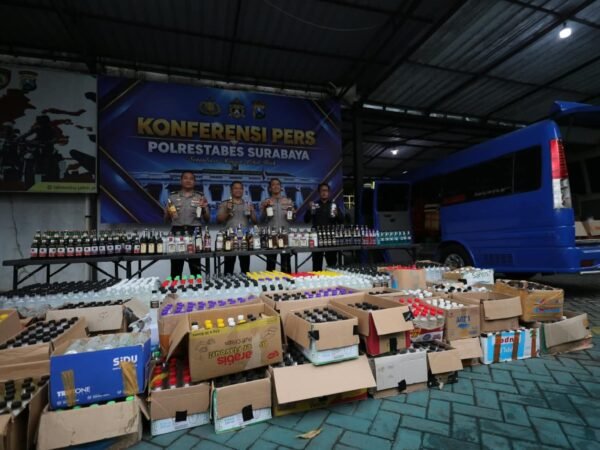 Miras Tanpa Izin Berhasil Diamankan Polrestabes Surabaya Sebanyak 5.385 Botol Miras Dalam Operasi KRYD