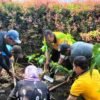 Polres Blitar Bersama Masyarakat Gelar Green Policing, Bersihkan Lingkungan dan Bagikan Sembako